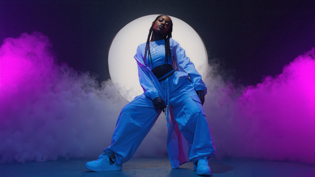 Wiggle Up is a promotional Music Video for its name giver After Efects Plugin Wiggle Up by Creative Director Florian Feldmann